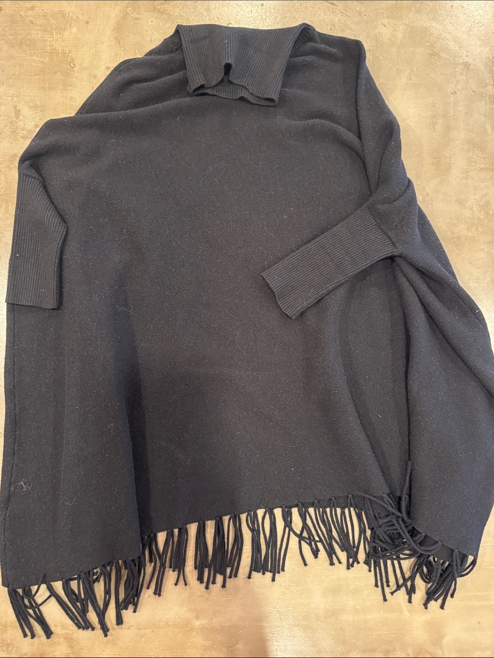 Women’s S/M Fringed Cape Sweater